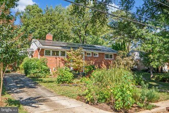 5929 Avon Dr in Bethesda, MD - Building Photo - Building Photo