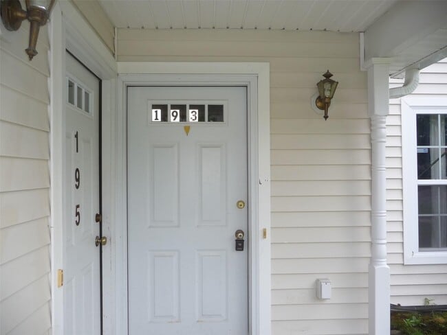 193 Ruth Ct in Middletown, NY - Building Photo - Building Photo