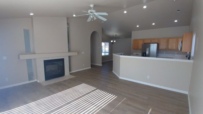 2504 Ficus Dr in West Richland, WA - Building Photo - Building Photo
