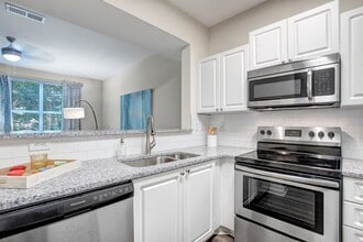 Elevation 3505 Apartments & Townhomes in Atlanta, GA - Foto de edificio - Building Photo