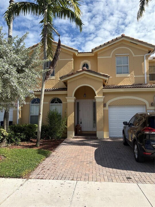 13732 SW 116th Terrace in Miami, FL - Building Photo