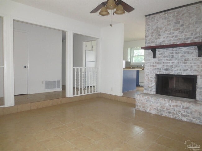 1330 El Sereno Pl in Gulf Breeze, FL - Building Photo - Building Photo
