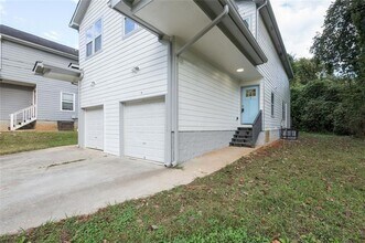 2027 Lois Pl NW in Atlanta, GA - Building Photo - Building Photo