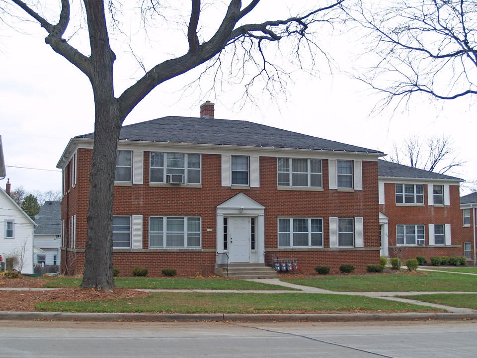 Bayview in Milwaukee, WI - Foto de edificio