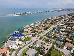 748 Nina Dr in St. Petersburg, FL - Building Photo - Building Photo