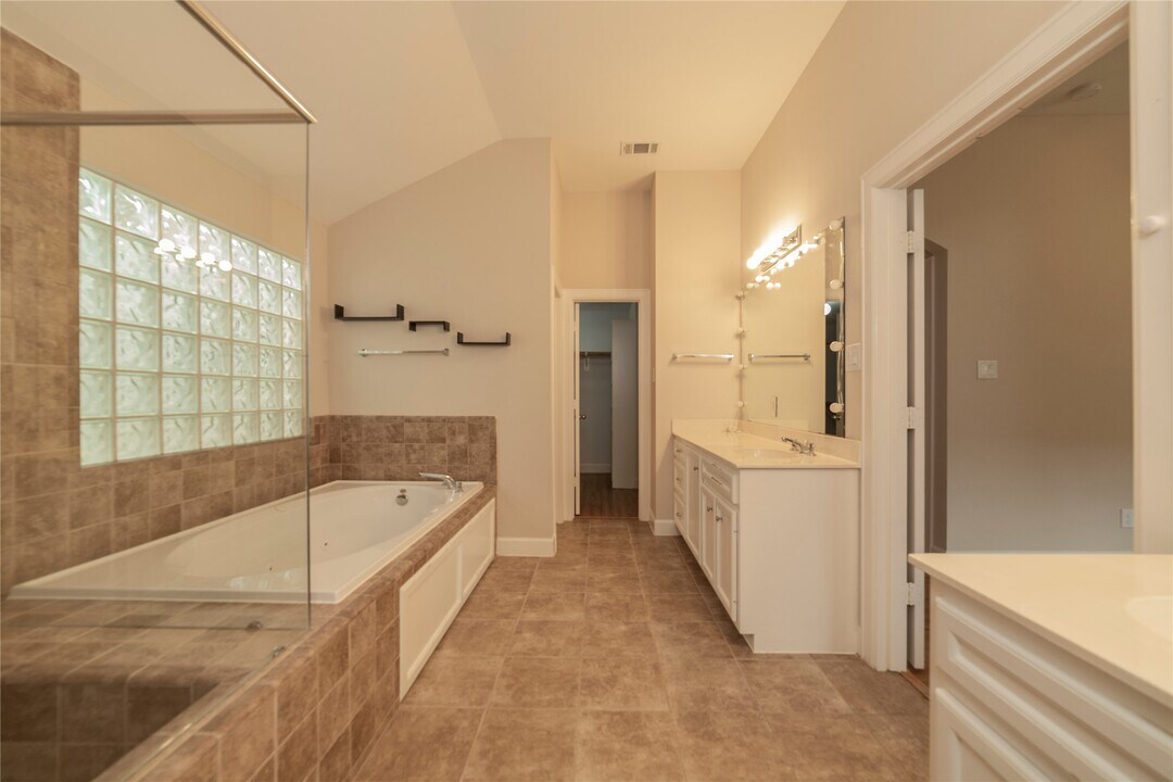 3718 Main Aspen Dr in Houston, TX - Building Photo