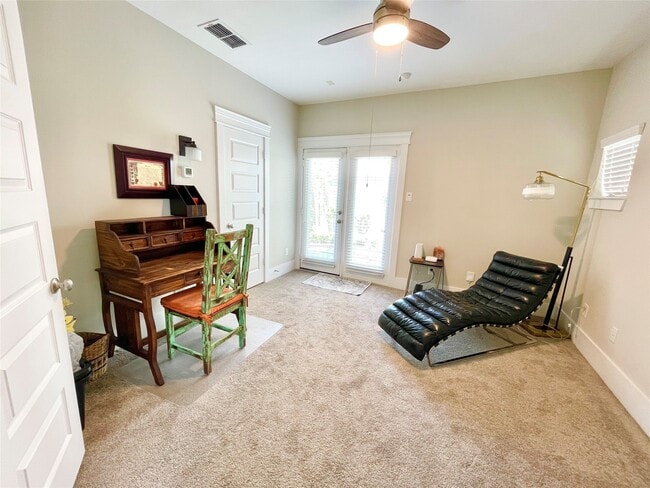 property at 809 Leavenworth Ave