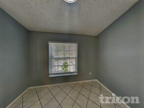 7028 Covewood Dr in Spring Hill, FL - Foto de edificio - Building Photo