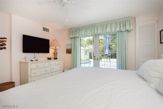 361 1st Ave N in Naples, FL - Building Photo - Building Photo