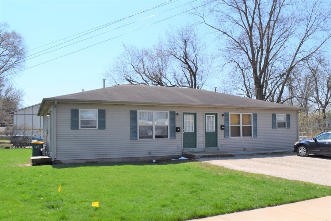509 W South St, Unit 511 in Plano, IL - Building Photo