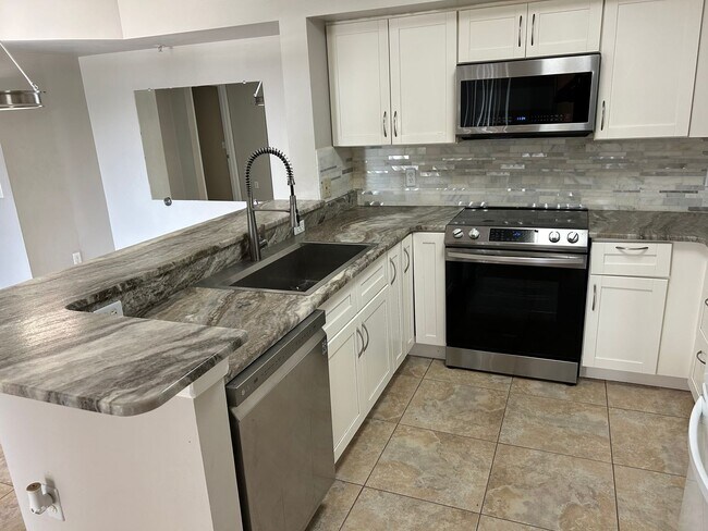 property at 1180 Wildwood Lakes Blvd
