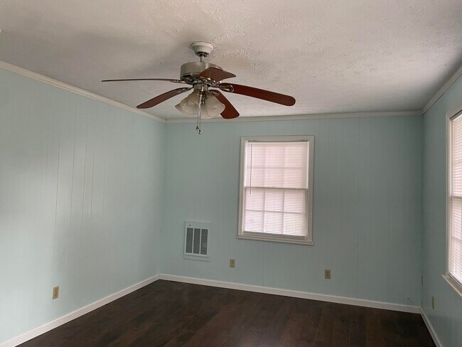 991 Neilson St photo'