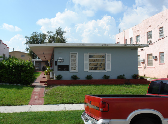 1440 SW 4th St in Miami, FL - Foto de edificio - Building Photo