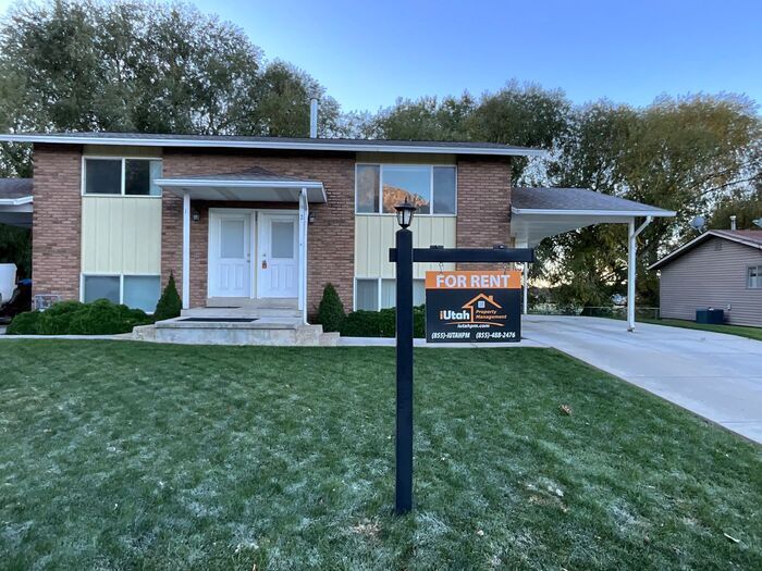 681 E 2300 N in Ogden, UT - Foto de edificio