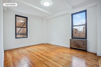 200 W 16th St in New York, NY - Foto de edificio - Building Photo