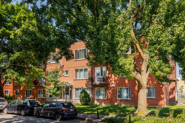 5715 De Louisbourg Rue