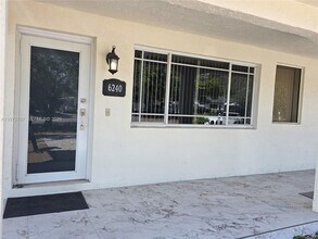 6240 NW 114th St in Hialeah, FL - Building Photo - Building Photo