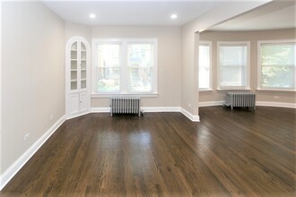 1433 W Farragut Ave, Unit 3A in Chicago, IL - Foto de edificio - Building Photo