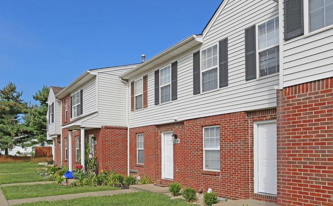 Little Creek Townhomes in Amelia, OH - Building Photo - Building Photo