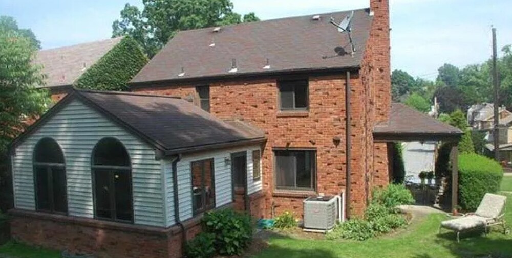 126 Rae Ave in Pittsburgh, PA - Building Photo
