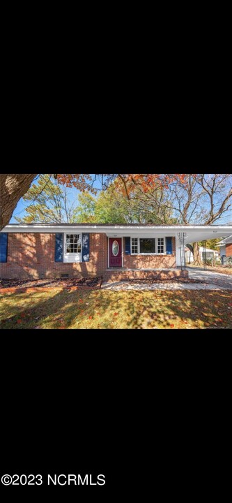 467 N Platte Rd in Fayetteville, NC - Building Photo