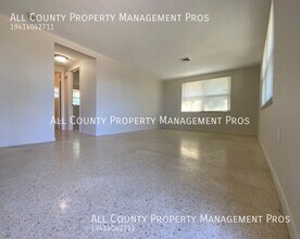 5827 Nutmeg Ave in Sarasota, FL - Building Photo - Building Photo