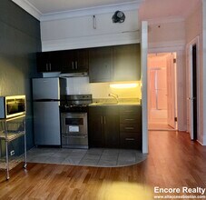 62 Boylston St, Unit 724 in Boston, MA - Foto de edificio - Building Photo