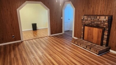 214 Cross Roads Dr in Seneca, SC - Building Photo - Building Photo