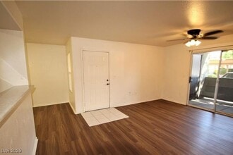 555 E Silverado Ranch Blvd in Las Vegas, NV - Building Photo - Building Photo