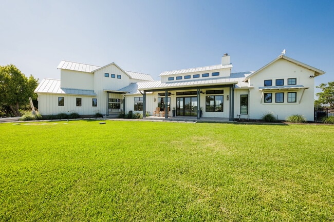 703 Woodland Hills Dr