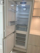 11 Yorkville Ave in Toronto, ON - Building Photo - Building Photo