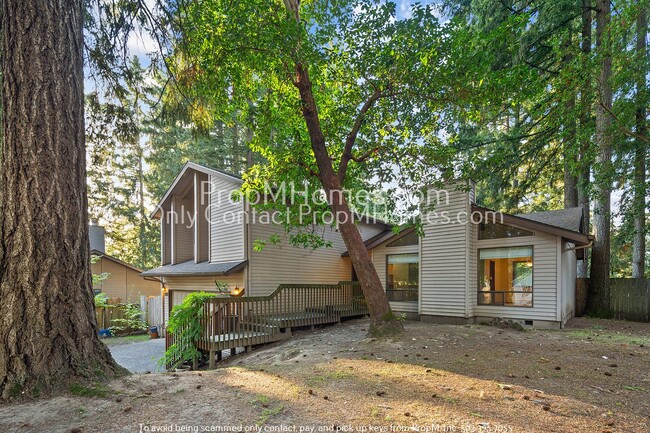 8751 SW Pamlico Ct in Tualatin, OR - Building Photo - Building Photo