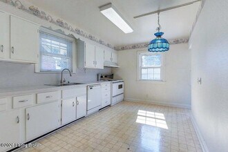 2126 Lancashire Ave in Louisville, KY - Foto de edificio - Building Photo