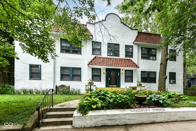 590 Woodruff Pl W Dr in Indianapolis, IN - Building Photo - Building Photo