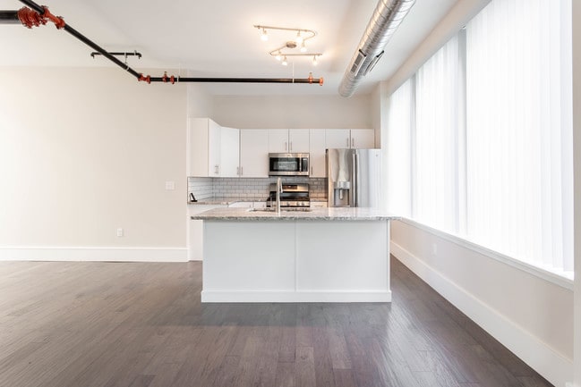 499 Franklin in Buffalo, NY - Building Photo - Interior Photo