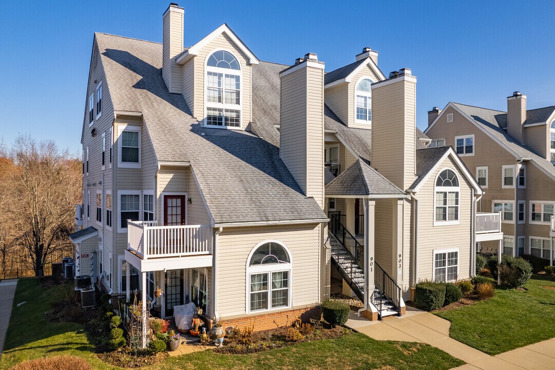 The Vistas At Washington Woods in Gaithersburg, MD - Foto de edificio