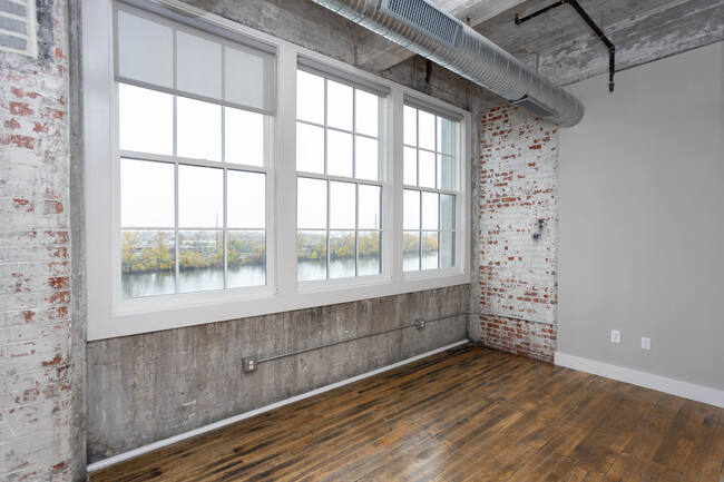 Crescendo Loft Apartments in Buffalo, NY - Building Photo - Interior Photo