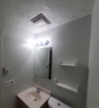 949 Pleasant Valley Rd in South Windsor, CT - Building Photo - Building Photo