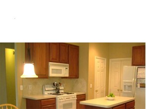31 Barn Lantern Pl in Spring, TX - Building Photo - Building Photo