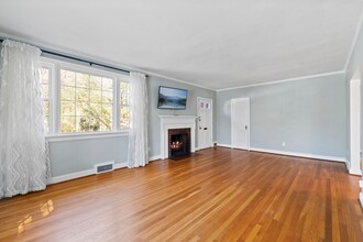 4622 King William Rd in Richmond, VA - Foto de edificio - Building Photo