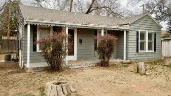 2612 27th St in Lubbock, TX - Building Photo