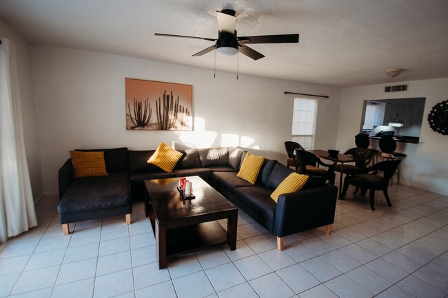 714 Continental Dr in Brownsville, TX - Building Photo - Building Photo