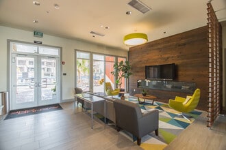 856 White Moonstone Loop in San Jose, CA - Foto de edificio - Building Photo