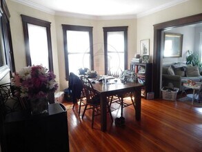 93 Bromfield Rd, Unit 1 in Somerville, MA - Building Photo - Building Photo