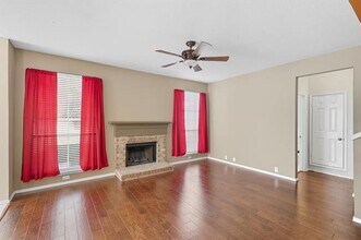 7875 Parkmount Ct in Fort Worth, TX - Building Photo - Building Photo