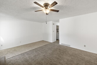 826 San Antonio Pl in Colorado Springs, CO - Building Photo - Building Photo