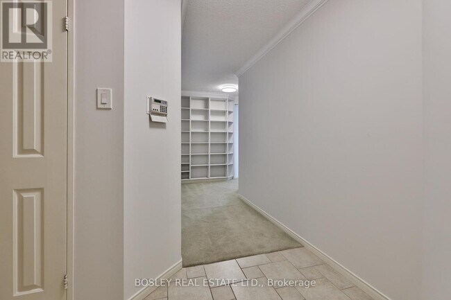 131 Beecroft Rd in Toronto, ON - Building Photo - Building Photo