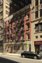 319-321 W 38th St in New York, NY - Building Photo - Building Photo