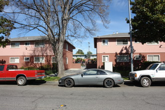 3241-3249 Cadillac Dr in San Jose, CA - Foto de edificio - Building Photo