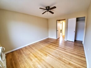 2113 Howard St, Unit 2B in Evanston, IL - Building Photo - Building Photo